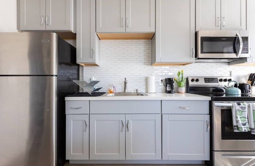 Gilbert Apartment | Dog Friendly | Walk to Downtown Gilbert | King Bed