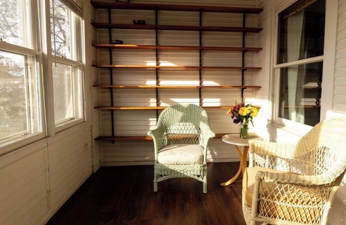 Almelund House | Dogs O.K Historic River Home: 6 Beds, 4 Bedrooms, 10 People,