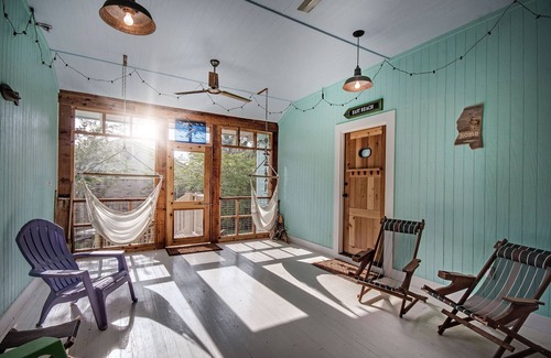 Ocean Springs Cottage | Dogtrot Cottage Near Downtown, Shearwater Pottery, and East Beach
