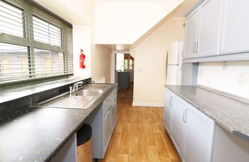 Lampeter Cottage | DOLAU FARMHOUSE, family friendly, with a garden in Lampeter