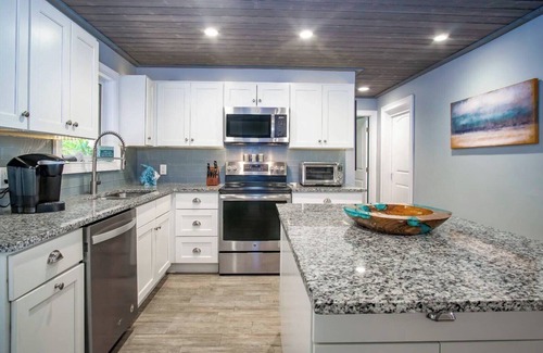 Little Venice House | Dolfan Oceanfront Cottage Direct oceanfront with 5