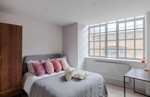 Clerkenwell Apartment | Dolls House - Farringdon - by Frankie Says