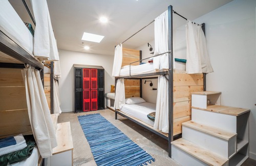 Lewis Hostel | Dolores Bike Hostel