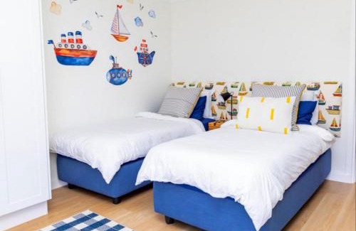 Herolds Bay Apartment | Dolphin Dream