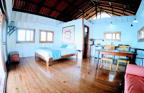 Isla Solarte Cabin | Dolphin EcoLodge - Where the Caribbean Sea meets the tropical rainforest