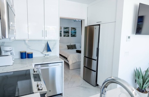 Estate Enighed Condo | Dolphin Suites