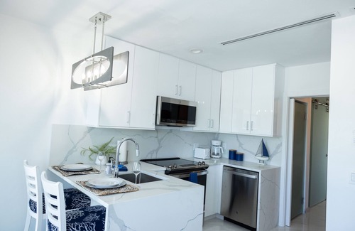 Estate Enighed Condo | Dolphin Suites