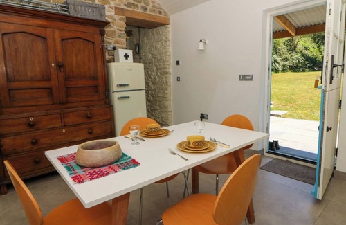 Llandyssiliogogo Cottage | Dolwylan Barn