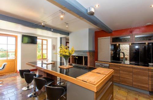 Montmaur House | Domaine Anguyales