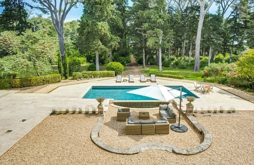 Montagnac Villa | Domaine Art et Vin - Six Bedroom Villa, Sleeps 12