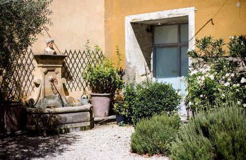 Chateauneuf-de-Gadagne House | Domaine de Blanche Fleur