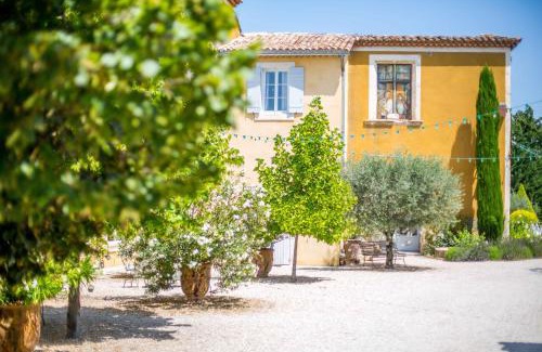 Chateauneuf-de-Gadagne House | Domaine de Blanche Fleur