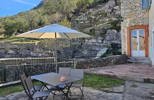 Sauve Apartment | Domaine de Bagard - Gîte la SOURCE 62m² 4/6 pers Large terrace