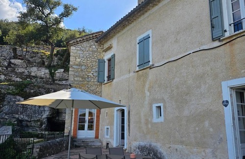 Sauve Apartment | Domaine de Bagard - Gîte la SOURCE 62m² 4/6 pers Large terrace