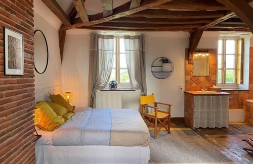 Paucourt Bed & Breakfast | Domaine de Bel Ebat offers a peaceful, green setting (1h from Paris)