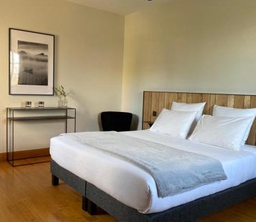 Saint-Cyprien Bed & Breakfast | Domaine de Cazal - Chambres d'Hôtes avec piscine au cœur de 26 hectares de nature préservée