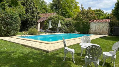 Pont-du-Casse Bed & Breakfast | Domaine de Gargoris - Charmante chambre d'hôtes avec terrasse privée près d'Agen