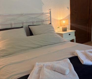 Pont-du-Casse Bed & Breakfast | Domaine de Gargoris - Charmante chambre d'hôtes avec terrasse privée près d'Agen
