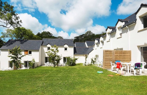 Audierne House | Domaine de la Baie-T3 duplex 6 pers. by Interhome