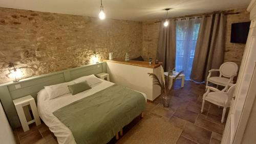 Oradour-sur-Vayres Apartment | Domaine de la Tardoire