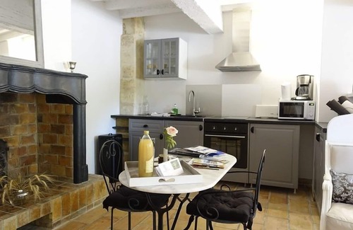 Avignon Apartment | Domaine de Rhodes - Locations de Vacances/Vacation Rentals