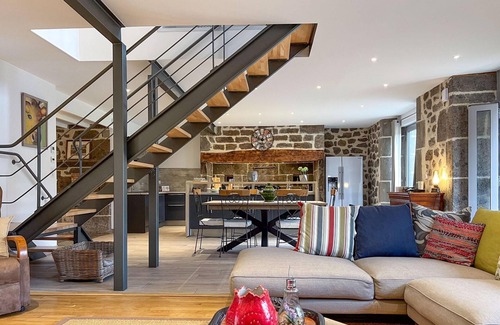 Velzic House | Domaine des 5M, Authenticity and Elegance in the heart of Cantal