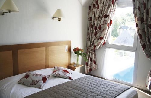 Epiniac Hotel | Domaine Des Ormes