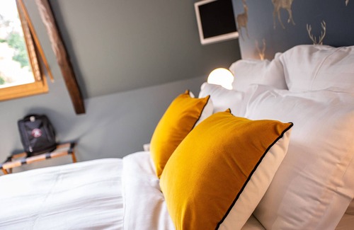 Chassy Hotel | Domaine Et Golf Du Roncemay