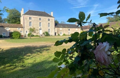 Journet House | Domaine la Boulinière - La Biche