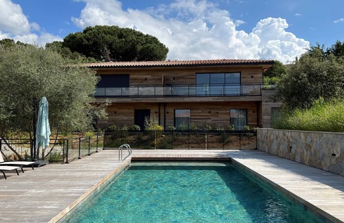 Molini Villa | Domaine Pour 22 Personnes 50 m de la mer et Piscine Privée 11 Chambres 7 SDB