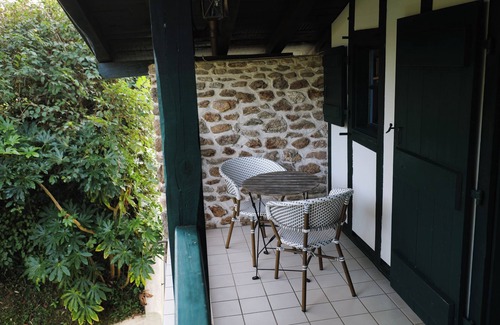 Urcuray House | Domaine Xixtaberri: a paradise in the Basque hills.