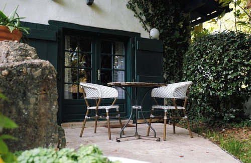 Urcuray House | Domaine Xixtaberri: a paradise in the Basque hills.
