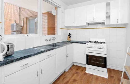 St. Kilda East Apartment | Domi Rentals - The Balaclava Den