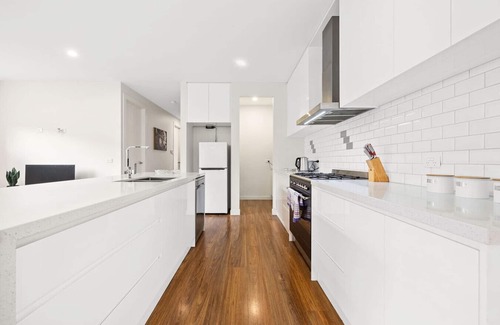 Clayton South House | Domi Rentals - The Rayhur Residence