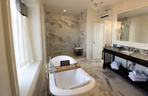 Guthrie Hotel | Dominion Gardens and Hotel