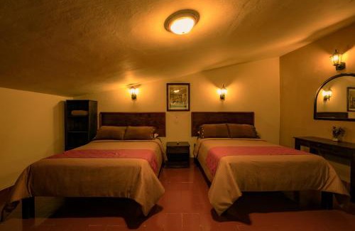 De Mexicanos Hotel | Dominnycos