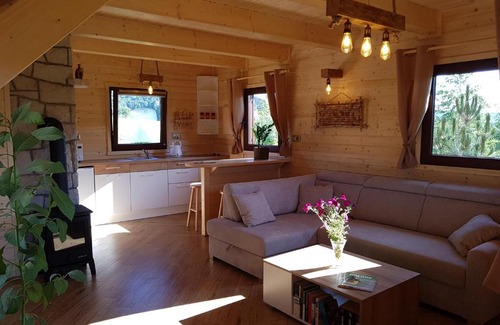 Szczytna Ski Chalet | Domki całoroczne z kominkiem - SKAŁA i GŁAZ