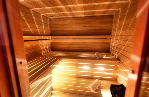 Radkow Ski Chalet | Domki KOLONIA LEŚNA z sauną i jacuzzi