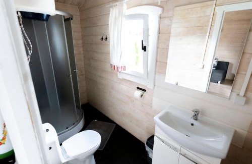 Debina House | domki letniskowe drewniane szenodo na Jodłowej
