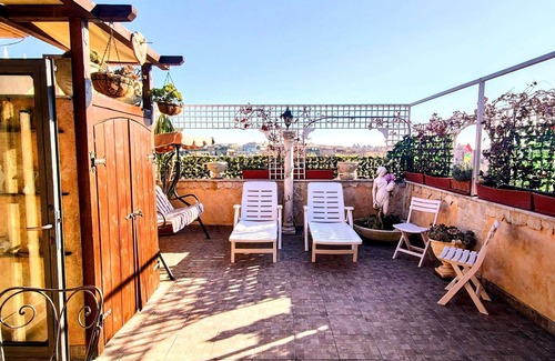 Aurelio Apartment | Domus Corneliæ - Romantic Penthouse & Jacuzzi Metro A Cornelia - 4 Km Vatican