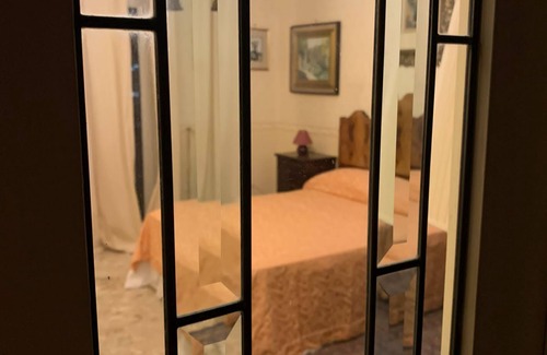 Fuorigrotta Bed & Breakfast | Domus Diocleziano, la tua casa lontano da casa! Comoda, sicura e accogliente!