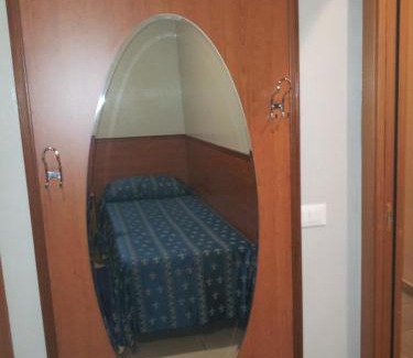 Rione XVIII Castro Pretorio House | Domus Roxy