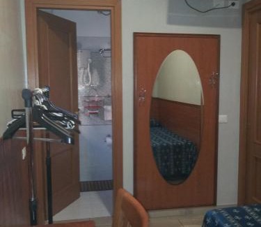 Rione XVIII Castro Pretorio House | Domus Roxy