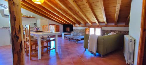 Montejo de Tiermes House | Donde Elvira