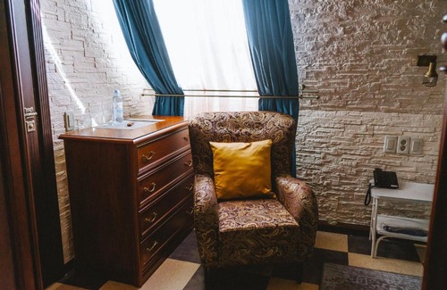 Kaluga Hotel | Donjon Hotel