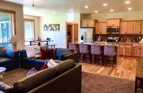 Tamarack Resort Cabin | Donnelly Cabin w/Fast WiFi, Close to Lake Cascade