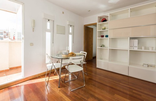 Puerta del Angel Apartment | DOOR OF ANGEL. NEAR THE RIVER