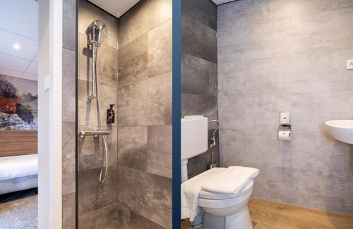 Doorwerth House | Doorwerth Hotel-Style Stay in Nature Near Arnhem & Hiking Trails - 3 Units
