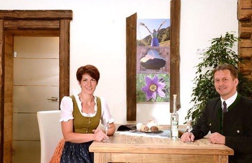 Falkenburg Apartment | Doppelzimmer "lindentraum" - Urlaub im Stall