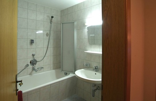 Ried im Oberinntal House | Doppelzimmer Alpenrose - Hotel Riederhof Gmbh & Co KG